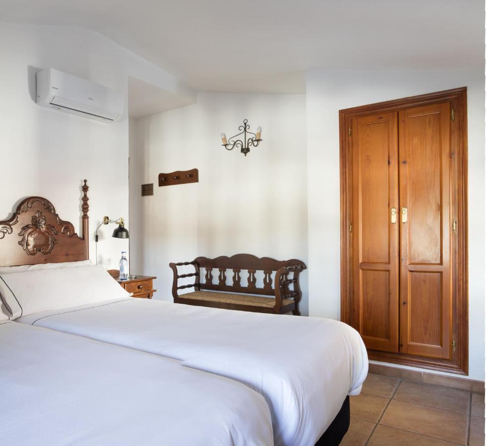 TUGASA Hotel La Posada Villaluenga Del Rosario Bagian luar foto