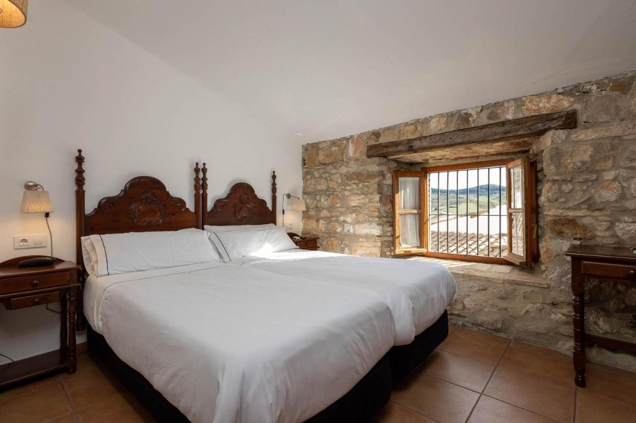 TUGASA Hotel La Posada Villaluenga Del Rosario Bagian luar foto