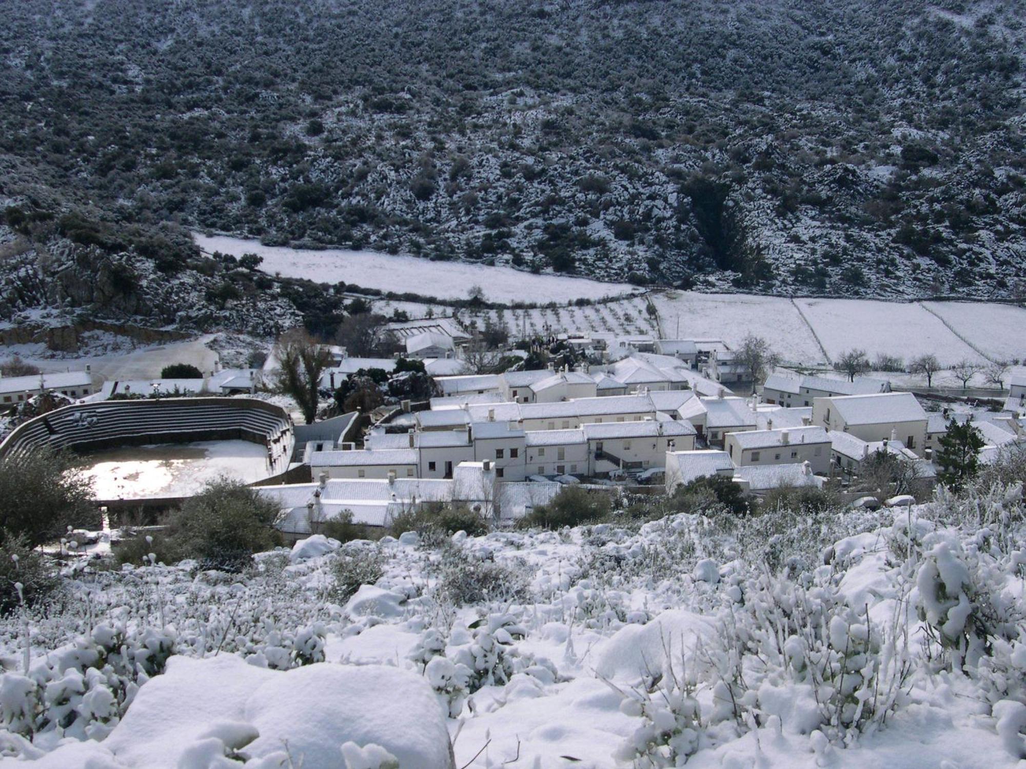 TUGASA Hotel La Posada Villaluenga Del Rosario Bagian luar foto